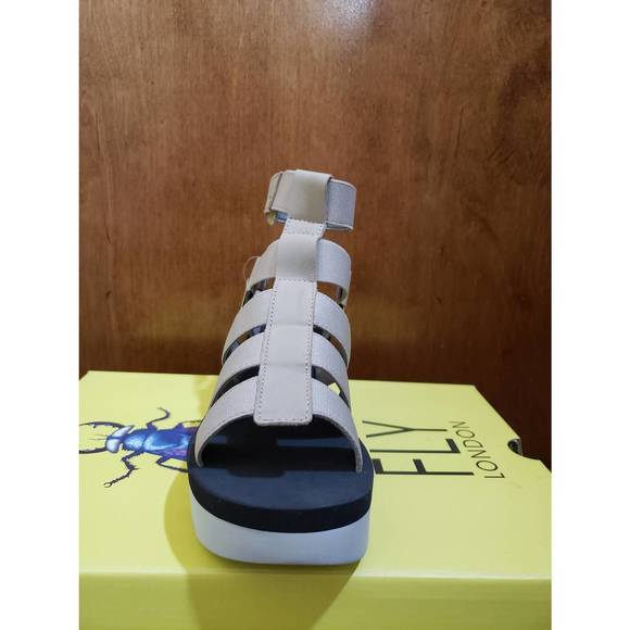 NEW FLY LONDON women yufio sandal in cloud/beige - Picture 4 of 4
